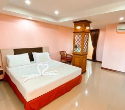 Трёхместный люкс в AA Pattaya Ville