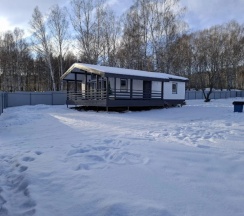 Коттедж с 2 комнатами с балконом в Фортуна