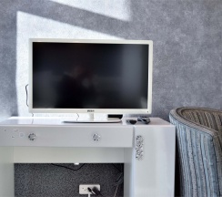 №3. Семейный номер с двуспальной кроватью, диваном и видом на Байкал в Прибой