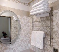 Студия-улучшенный семейный номер в Олимпия