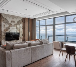 Трехкомнатный апартамент Luxury Dubai с двумя спальнями в Real Apartments Sochi