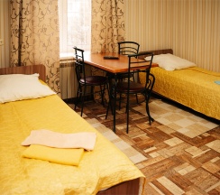 4-х местный номер  эконом с общей ванной комнатой в Алмаз