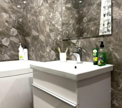 Апартаменты c 1 комнатой с балконом в Fresh Room на улице Маршала Устинова 3