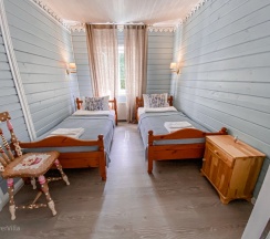 Домик у реки в River Villa