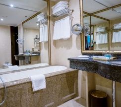 Двухкомнатные апартаменты с одной спальней в The Rooms Boutique Hotel
