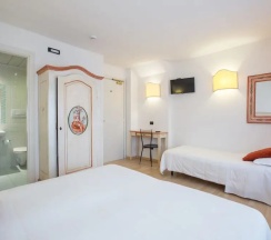 Трёхместный номер Standard в Hotel Ariston