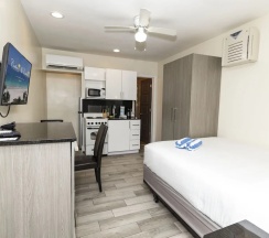 Двухместная студия в Caribbean Resort Suites