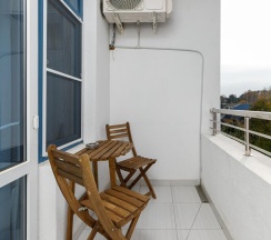 4-местные апартаменты с отдельной спальней и балконом (#52) в Geo Apart