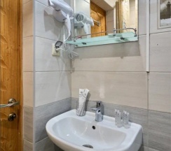 Стандарт двухместный с двуспальной кроватью в Wood House