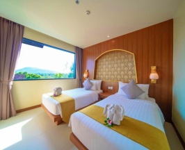 Четырёхместный номер семейный Deluxe в Maikhao Palm Beach Resort