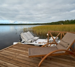 Коттедж с террасой и уличным джакузи в Ялкала