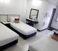Трёхместный номер Standard в Northland House Hotel