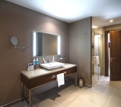 Superior Suite c двуспальной кроватью в Новотель Фит Красная Поляна
