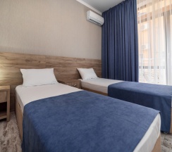 Трёхместный комфорт с балконом в Ева