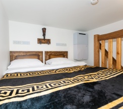 Двухуровневый номер в стиле греческой Спарты без окна в Греческий Олимп