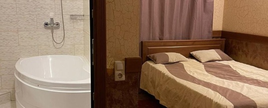Номер люкс с 1 двуспальной кроватью в Маруся