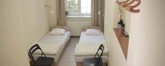 Двухместный номер Standard 2 отдельные кровати в Pit Stop Hostel
