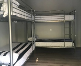 Кровать в общем номере (мужской номер) в JMG Hostel Madrid