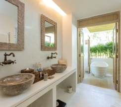 Люкс Pool Access в Eden Beach Khaolak Resort and Spa A Lopesan Collection Hotel