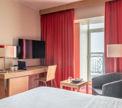 Улучшенный с балконом и видом на город в Cosmos St. Petersburg Nevsky Hotel