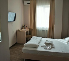 Трехместный номер с кроватью размера "king-size" в B&B hotel