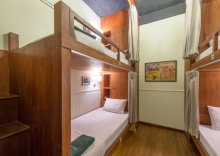 Кровать в общем номере в Suneta Hostel Khaosan