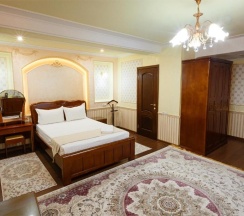 Двухместный люкс двуспальная кровать в Salut Hotel Almaty