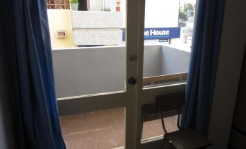 Трёхместный номер Standard с балконом в Hostal Casa de Huéspedes San Fernando