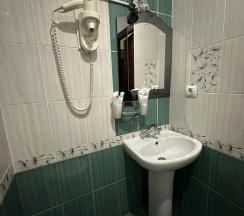 Полулюкс с двуспальной кроватью с балконом в Николаевский