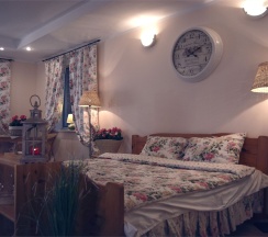 Улучшенный номер с кроватью размера «king-size» (ванная комната вне номера) в Villa a la Russe