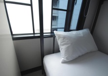 Кровать в общем номере (женский номер) в Jellybean The Blocks Hostel Sukhumvit 10