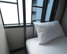 Кровать в общем номере (женский номер) в Jellybean The Blocks Hostel Sukhumvit 10
