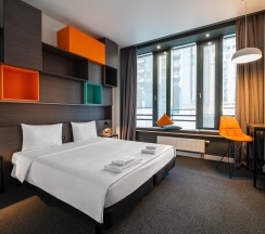 Стандарт с большой кроватью для маломобильных гостей в Delta Sirius