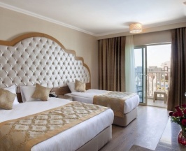 Двухместный номер с террасой двуспальная кровать в Oz Hotels Side Premium