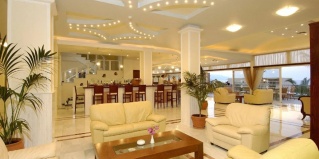 Камисиана: Отель Selini Suites