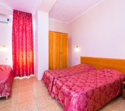 Четырехместный "Стандарт" с балконом в Аллес