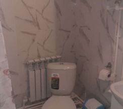 Коттедж с балконом и с красивым видом из окна в Лодж