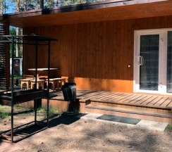 Четырёхместный коттедж с красивым видом из окна в Аврора Country House