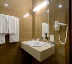 Двухместный люкс двуспальная кровать в Park wood hotel