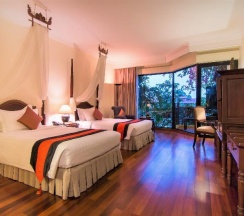 Номер Standard с видом на воду в Angkor Palace Resort & Spa