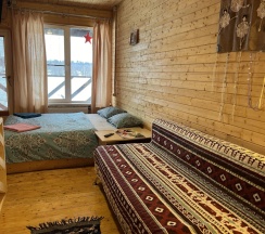 Семейный коттедж с балконом и с красивым видом из окна в Villa Natella