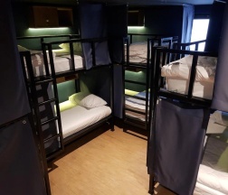 Кровать в общем номере в Borbaboom Phuket Poshtel And Hostel Sha By Zuzu
