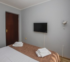 Номер «Люкс» 2-х местный, 2-х комнатный, вид на горы в Виктория