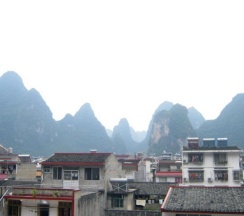 Кровать в общем номере в Yangshuo Culture House