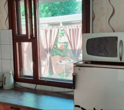 Четырёхместный номер Comfort с красивым видом из окна (общая ванная комната) в У Моря