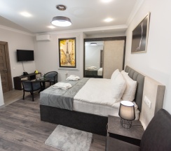 Двухместный номер Стандарт двуспальная кровать в Отель Downtown Suites Hotel Yerevan