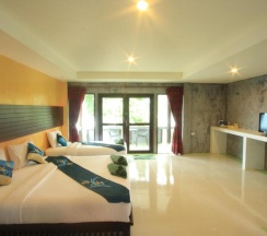 Трёхместный номер Standard в Tharathip Resort