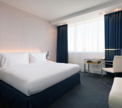 Номер полулюкс в Radisson Blu Belorusskaya Hotel Moscow