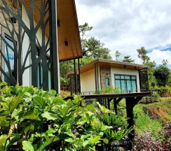 Двухместная вилла Superior с видом на горы двуспальная кровать в At Tree Resort