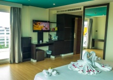 Номер Grand Premium с балконом и с видом на город в Unique Regency Pattaya